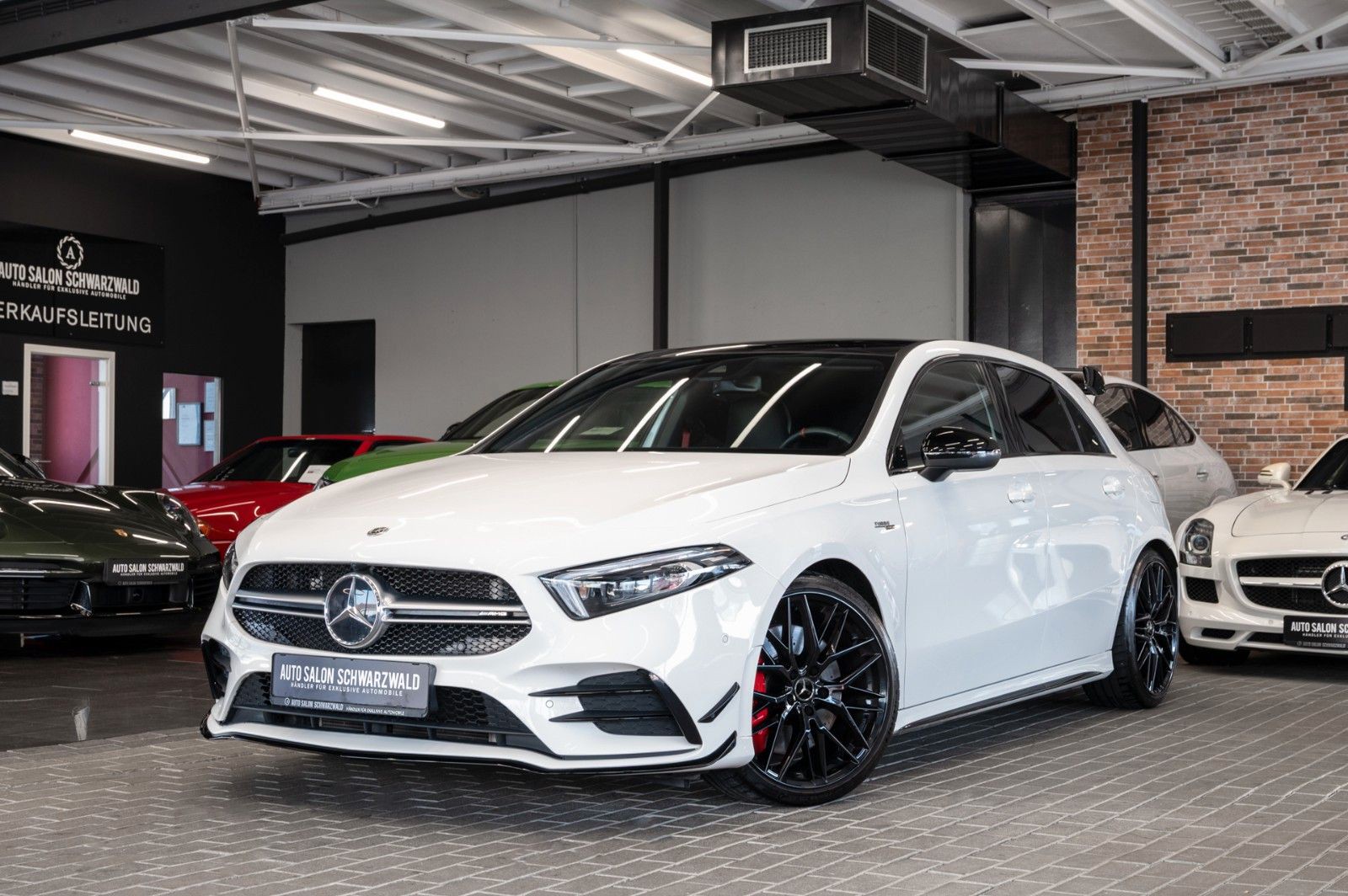 Mercedes-Benz A35 AMG 4Matic|AERO-KIT|NIGHT-PAKET|PANO|NAVI