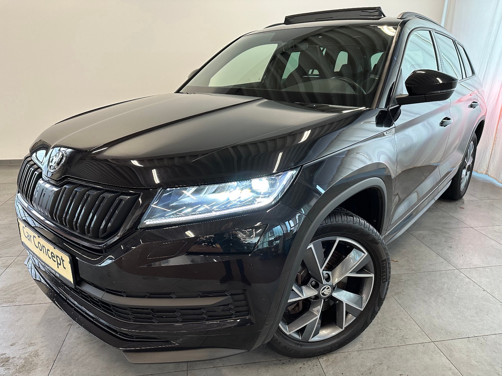 Skoda Kodiaq Sportline TDI 4x4 PANO AHK StHz 7 SITZE