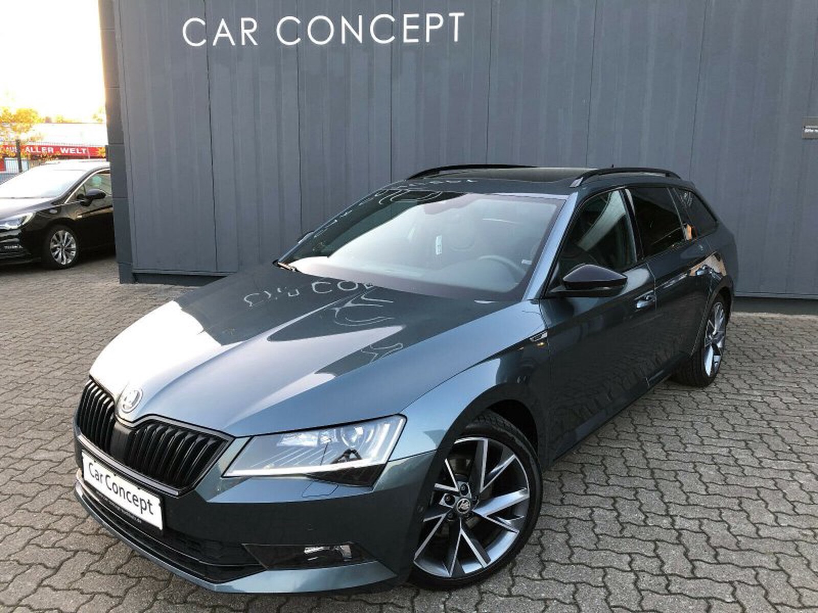 Skoda Superb Combi 1.8 TSI DSG SportLine 19" AHK PANO