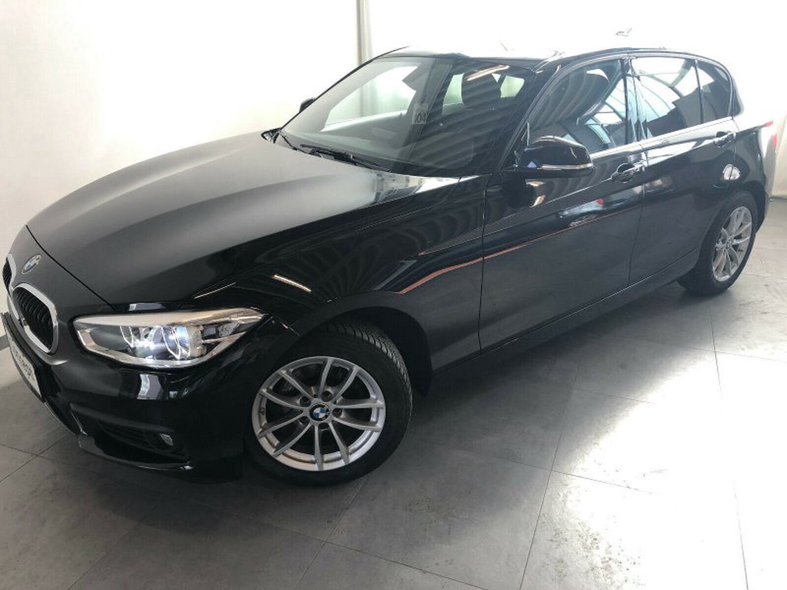 BMW 118 i A Advantage NAVI LED PDC SITZHEIZUNG ALU