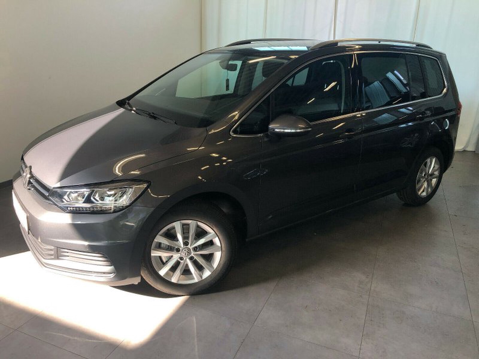 Volkswagen Touran 1.5 TSI DSG 7 SITZE LED KAMERA 4J GARANTI
