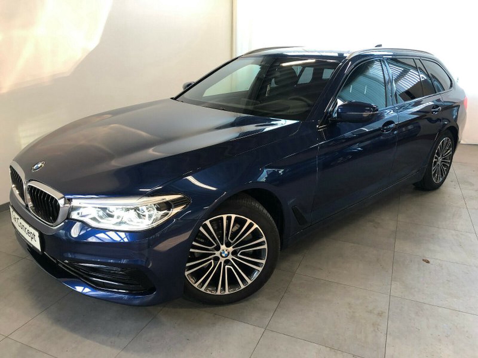 BMW 520 d Touring Aut SPORT LINE LED BEAM HEAD UP AHK