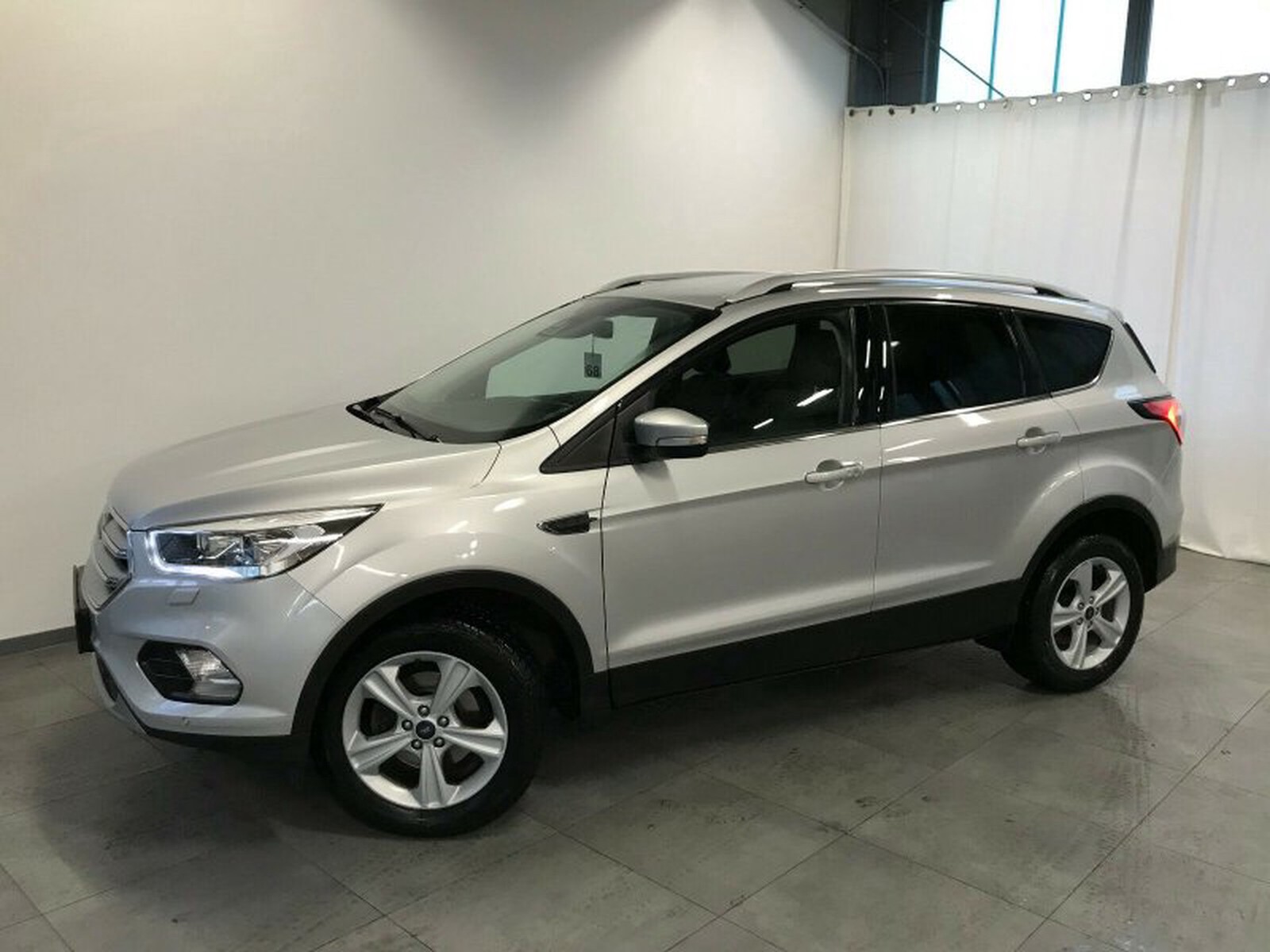 Ford Kuga 1,5 EB Titanium XENON AHK KAMERA FORD GARAN
