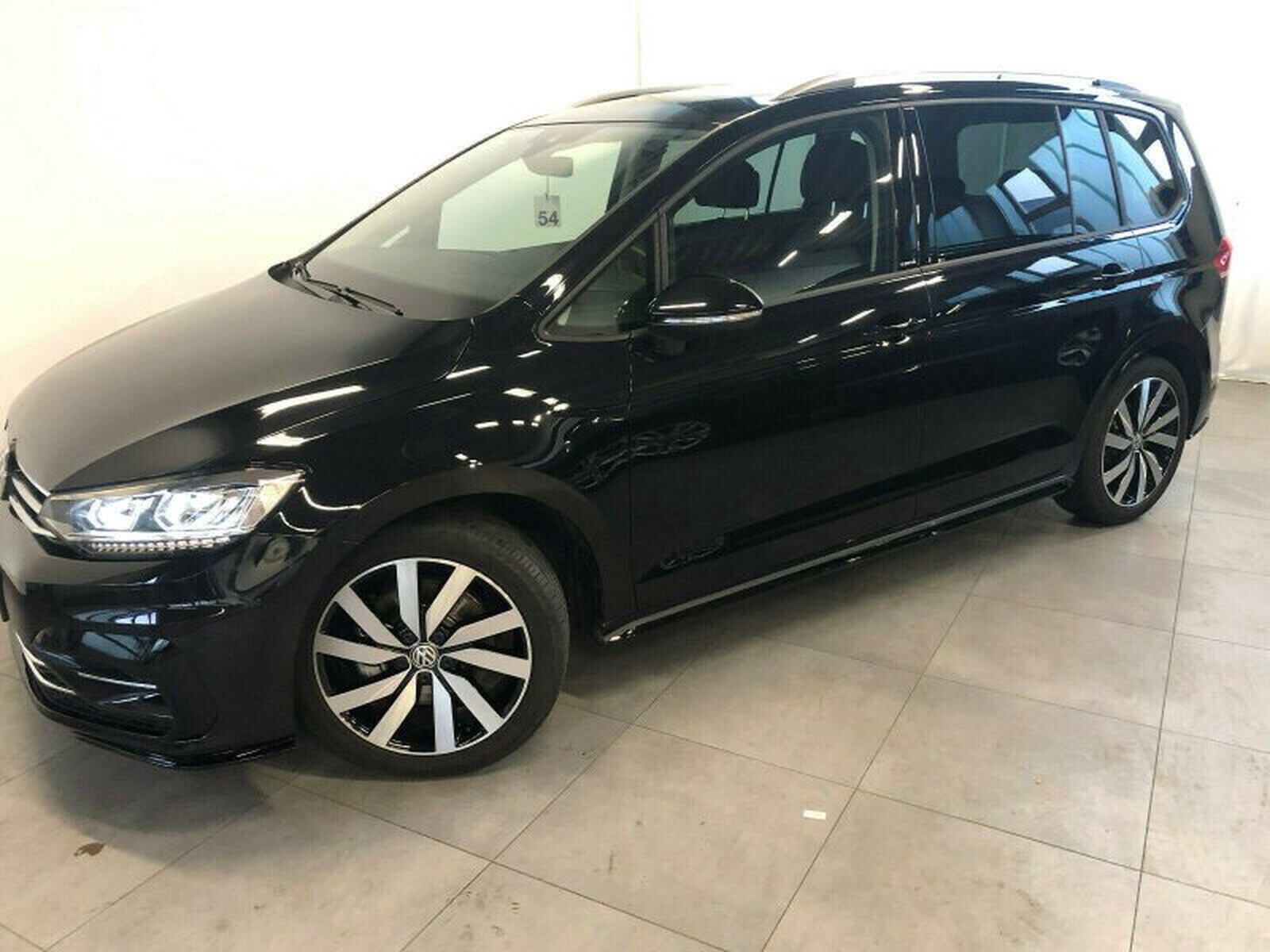 Volkswagen Touran 1.5 TSI IQ.DRIVE R-LINE NAVI LED KAMERA