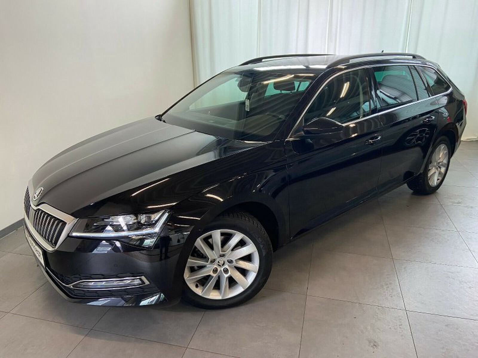 Skoda Superb 2.0 TDI DSG STYLE COMBI MATRIX ACC PANORA