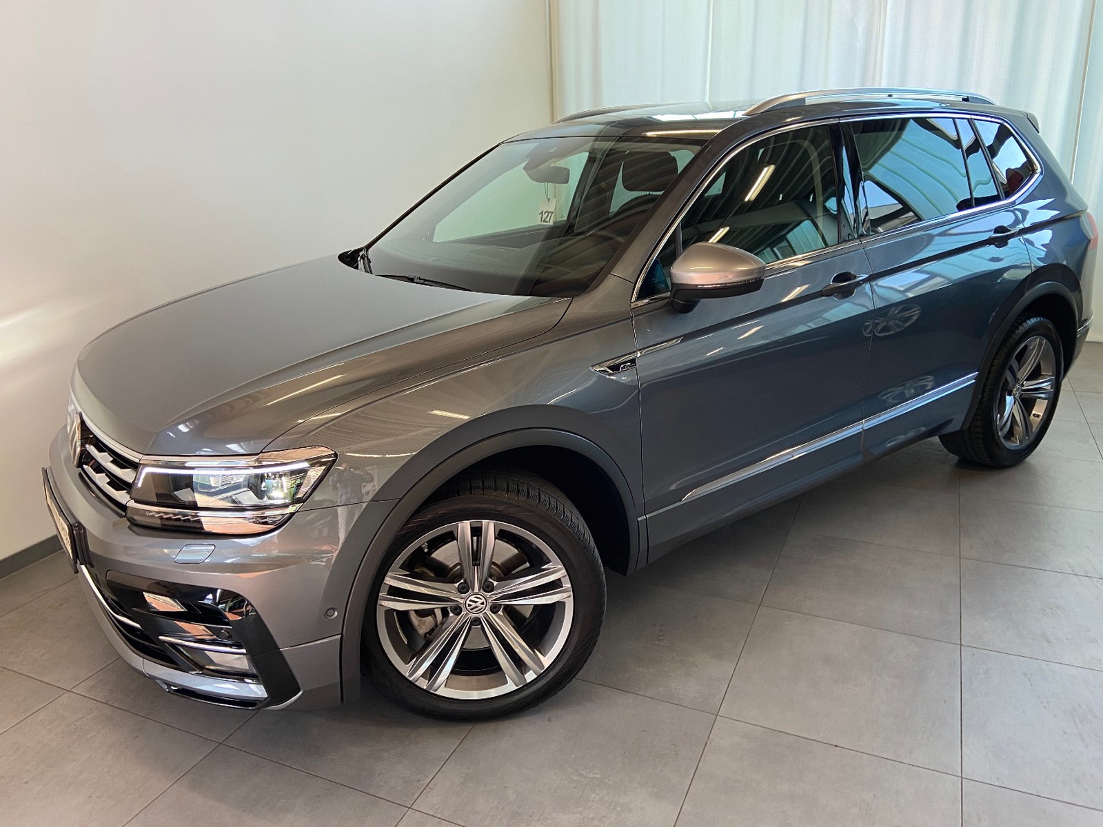Volkswagen Tiguan Allspace Highl 4M 2.0 TDI DSG R-LINE PANO AHK