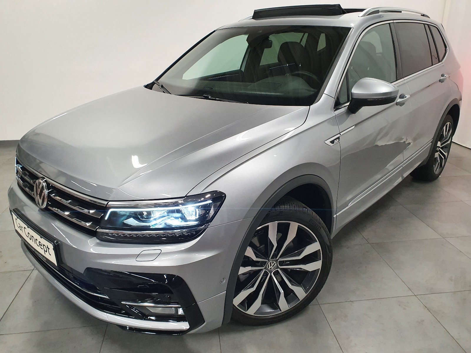 Volkswagen Tiguan Allspace 2.0 TDI 2x R-LINE PANO AHK StHz