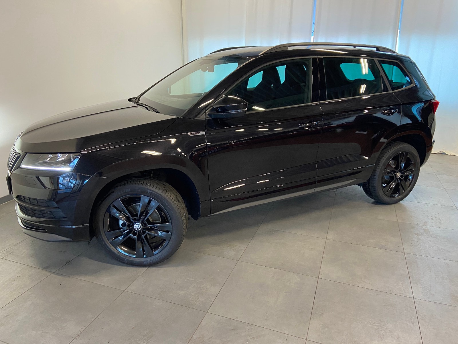 Skoda Karoq 1.5 TSI DSG SPORTLINE AHK KAMERA 18"