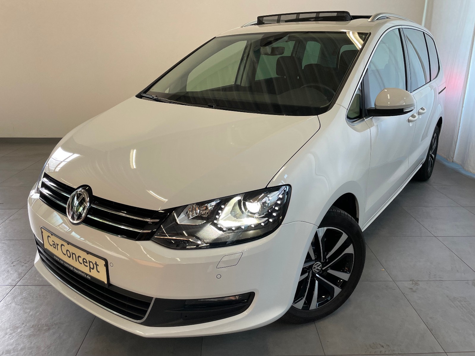 Volkswagen Sharan United 1.4 TSI DSG PANO AHK 7 SITZE StHz 5J GARANTIE