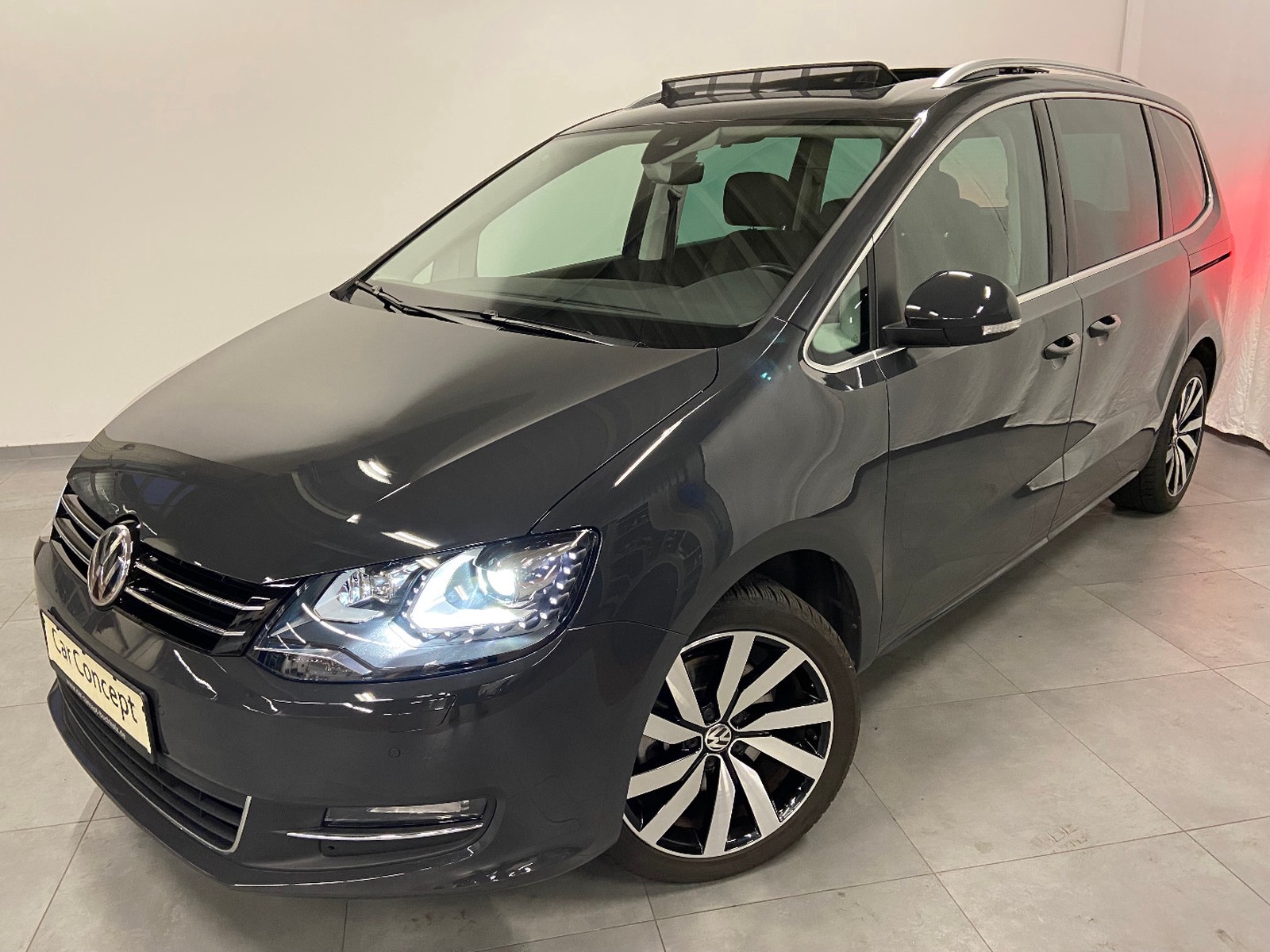 Volkswagen Sharan Highline 4Motion 2.0 TDI DSG PANO LEDER XENON 18" DYNAUDIO