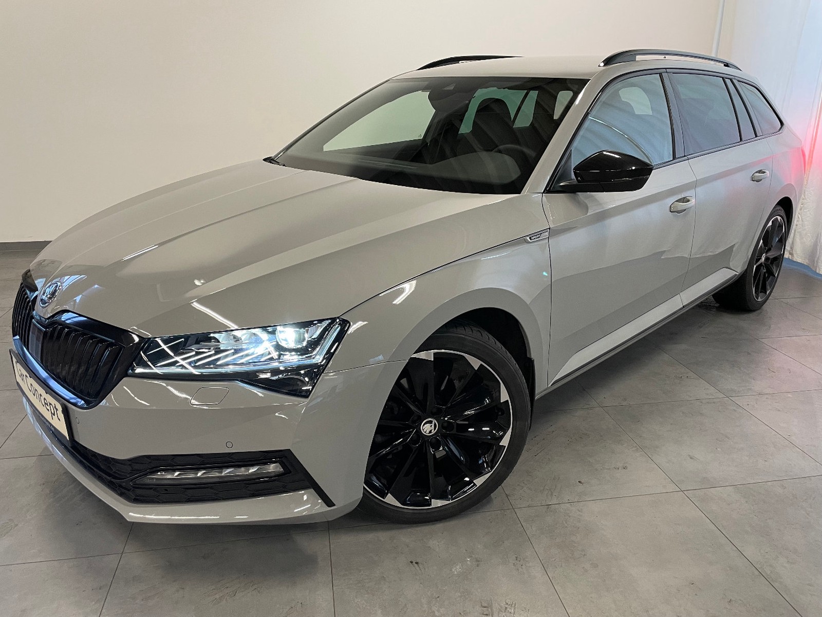 Skoda Superb Combi SportLine 2.0 TDI 4x4 AHK StHz 19"
