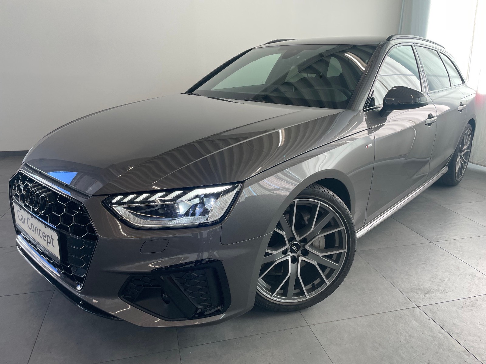 Audi A4 Avant 40 TDI quattro S line AHK BLACK 19" StHz