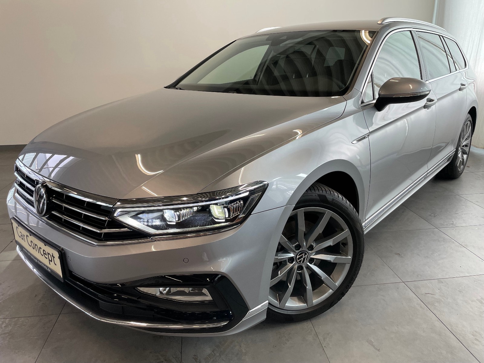 Volkswagen Passat Variant 2.0 TDI 4M R-LINE AHK StHz KAMERA