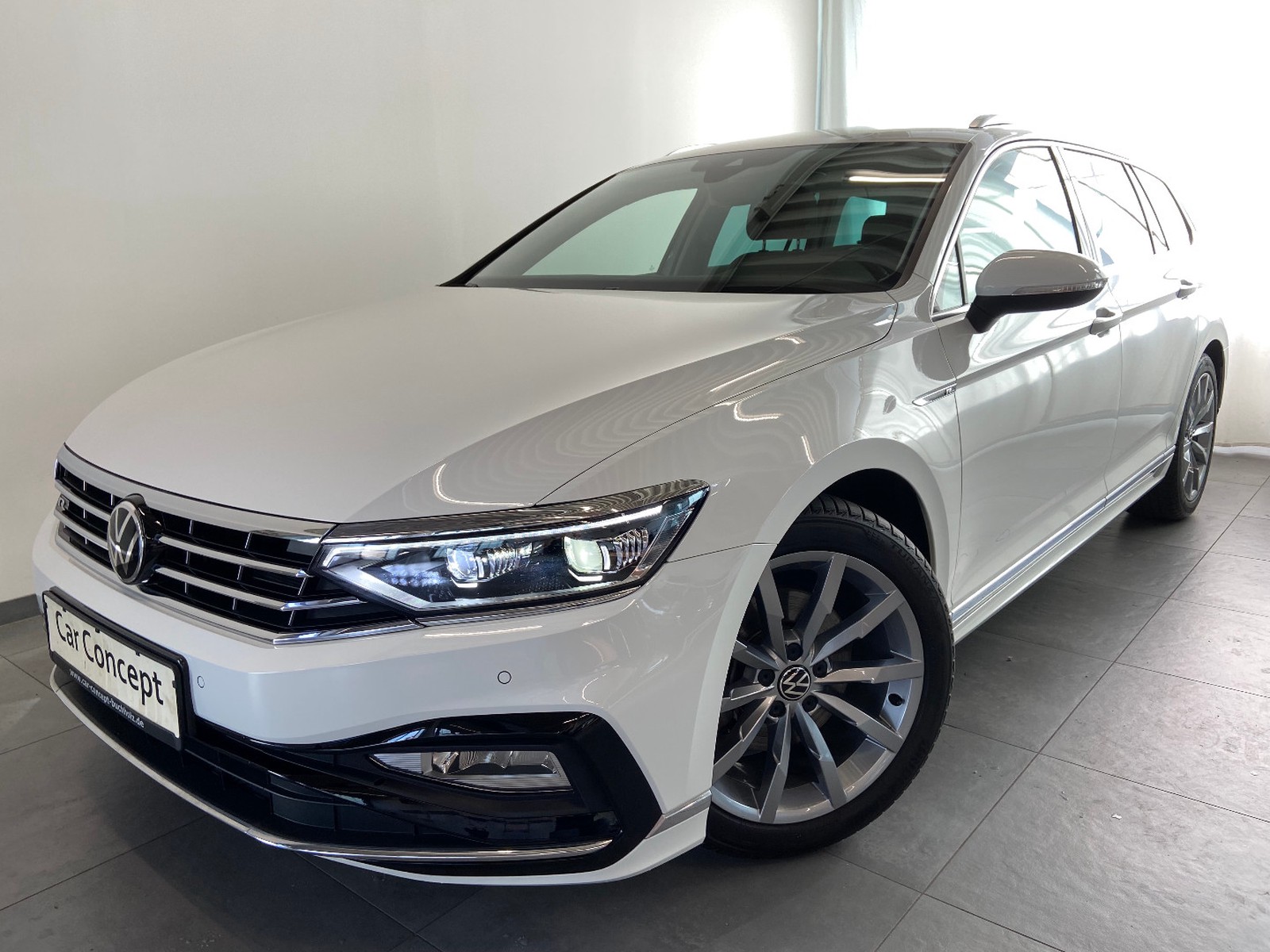 Volkswagen Passat Variant 2.0 TDI 4M R-LINE AHK StHz ACC KAMERA