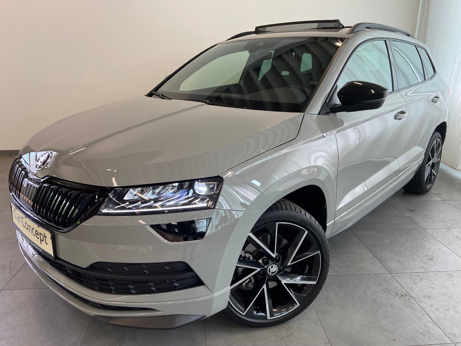 Skoda Karoq Sportline 1.5 TSI DSG PANO AHK CANTON 19"