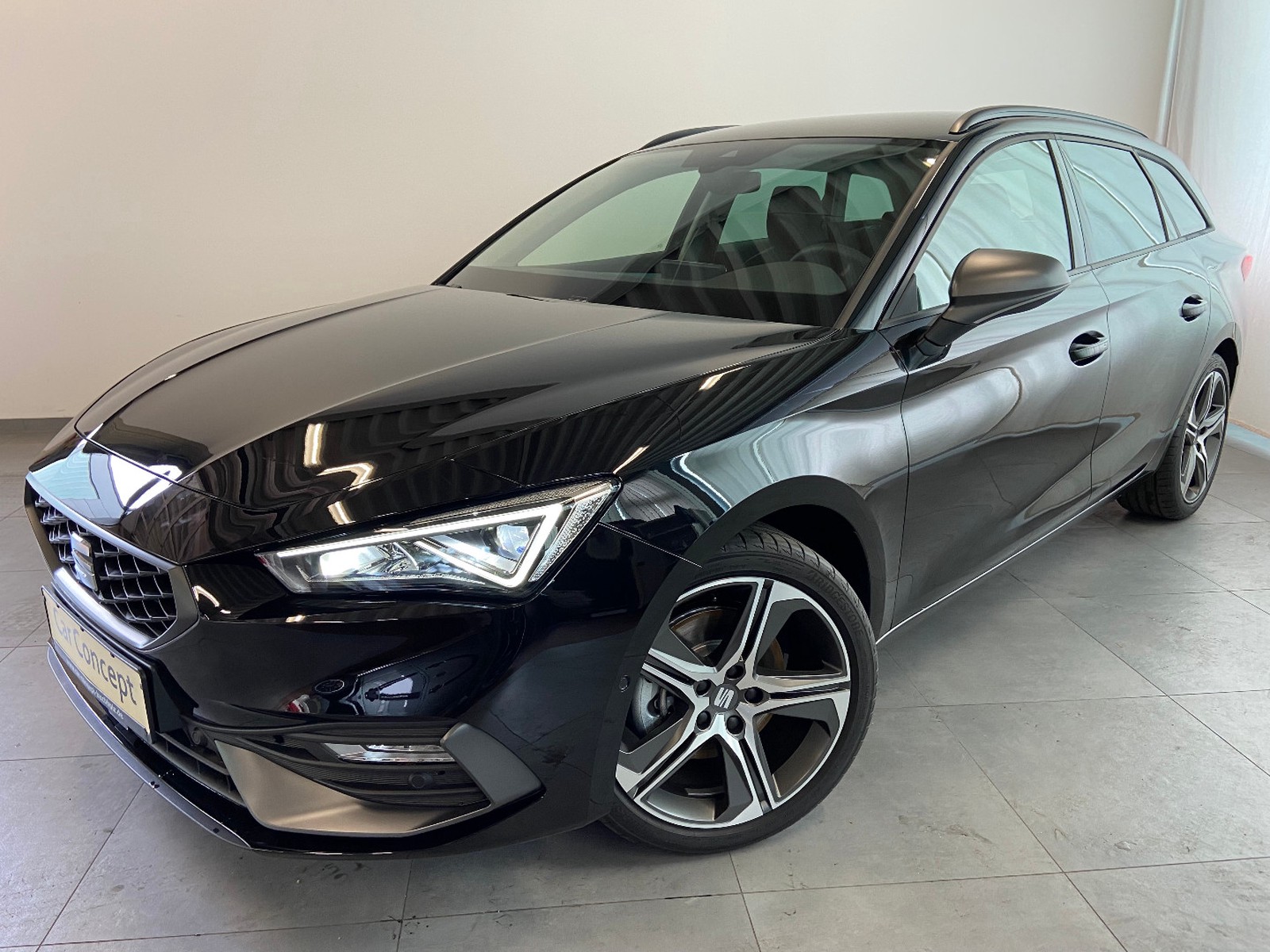 Seat Leon Sportstourer 2.0 TSI FR NAVI AHK KAMERA 5J GARANTIE