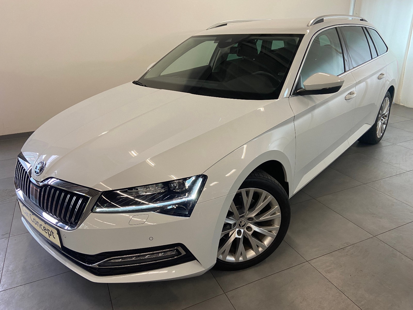 Skoda Superb Combi Style 4x4 TDI AHK StHz LEDER MATRIX