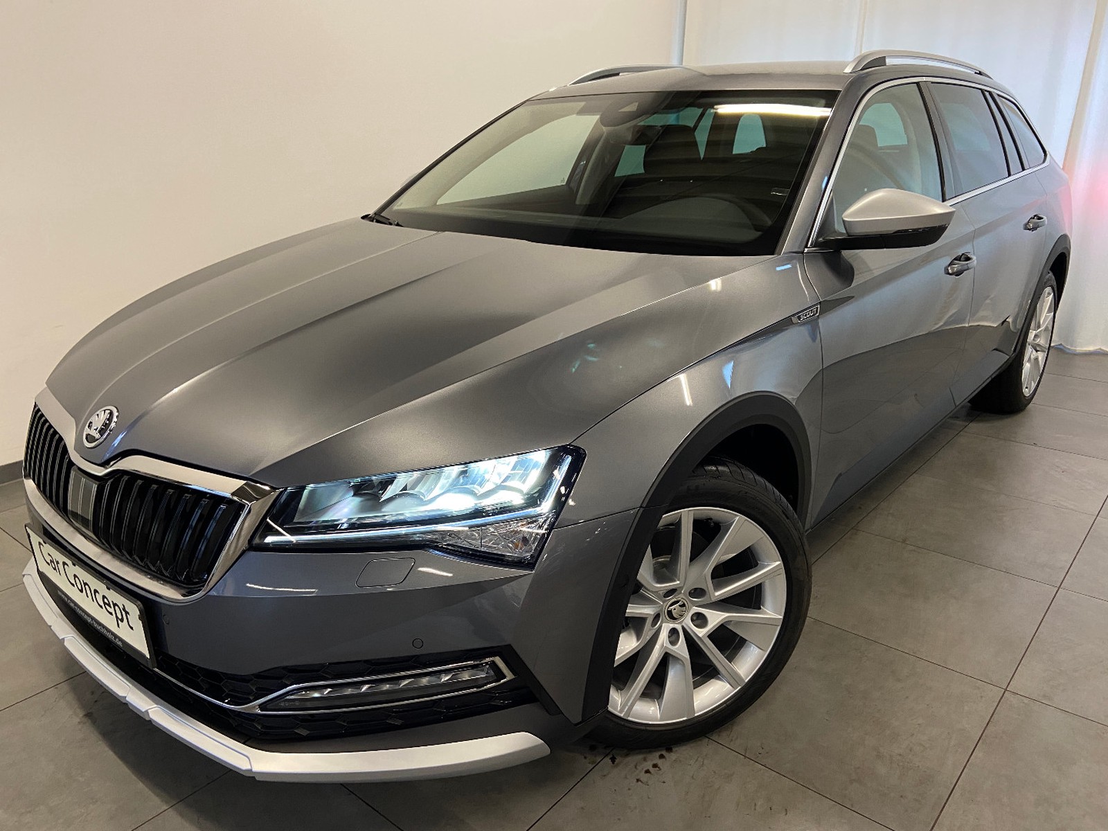 Skoda Superb Combi Scout Final Edition 4x4 TDI AHK DCC