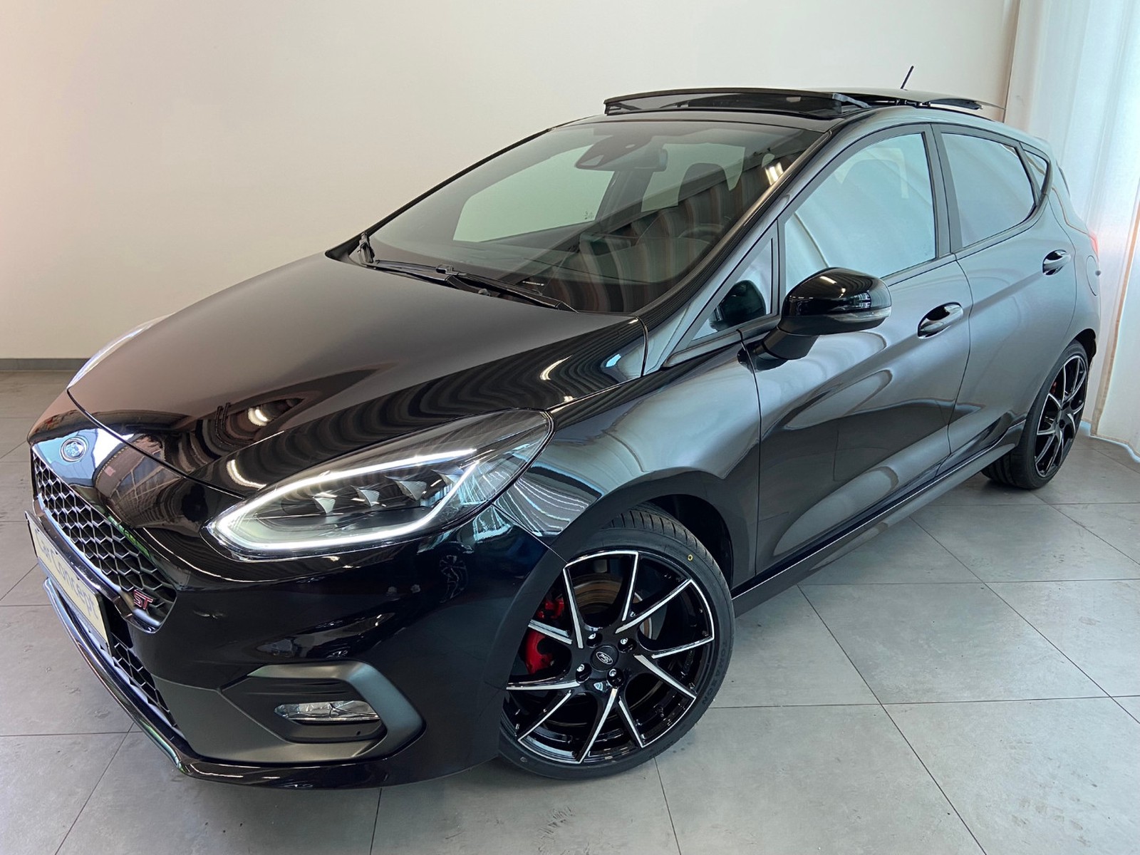 Ford Fiesta ST PANO RECARO LEDER EXKLUSIV B&O KAMERA