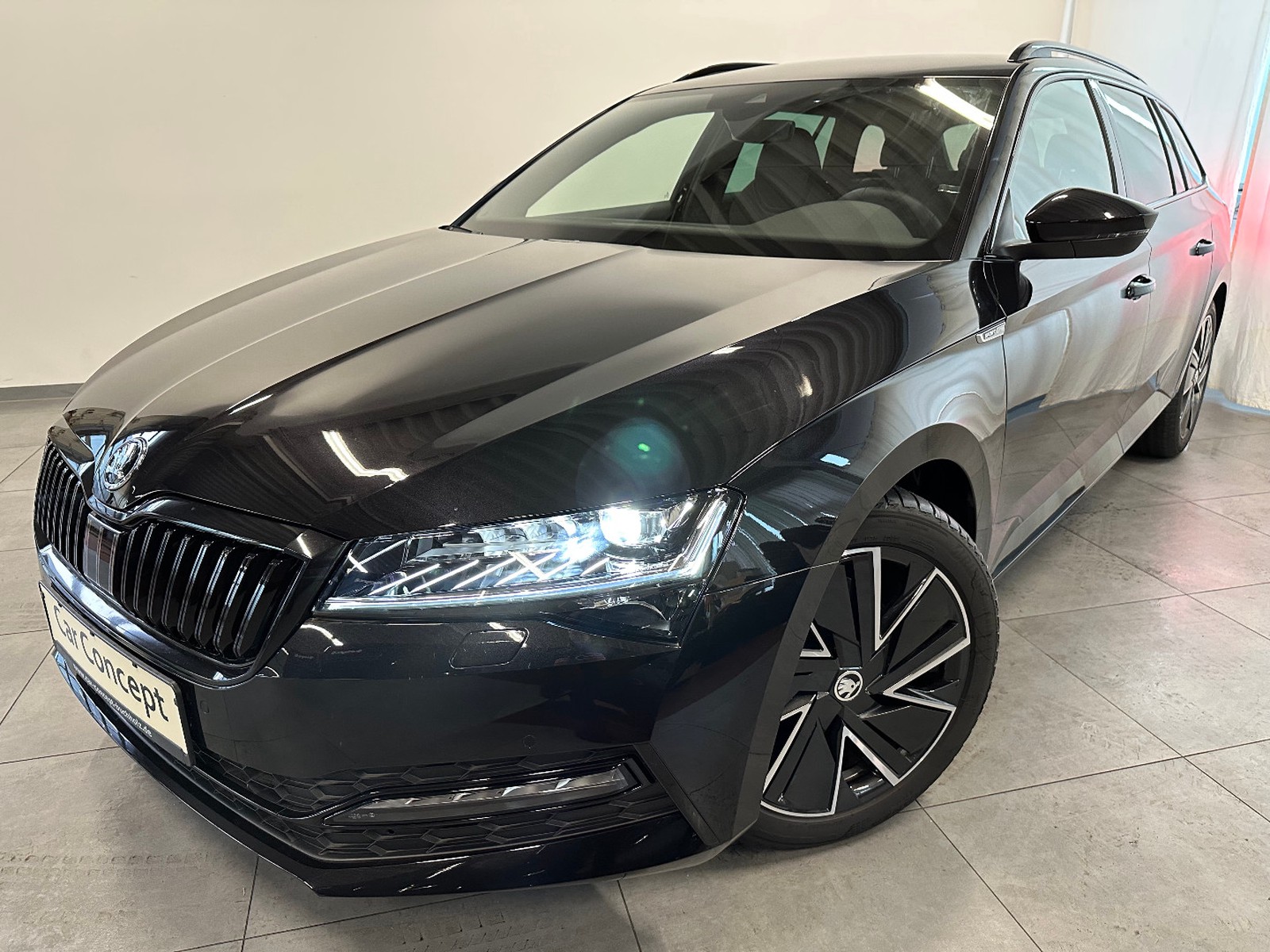Skoda Superb Combi 1.5 TSI Sportline AHK ACC MATRIX KAMERA