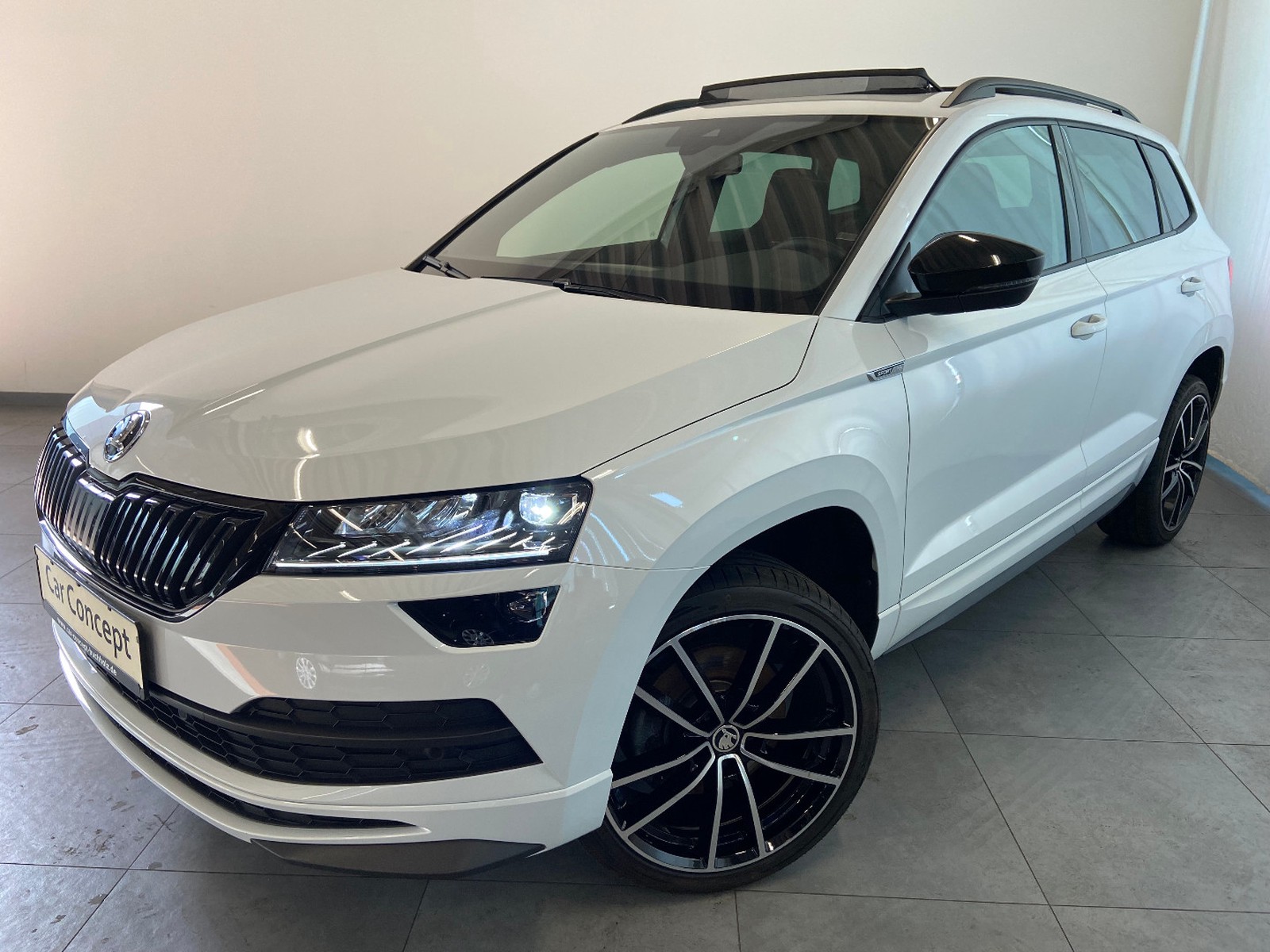 Skoda Karoq Sportline 1.5 TSI DSG PANO 19" KAMERA ACC