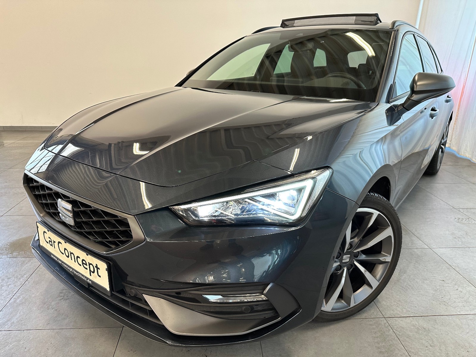 Seat Leon Sportstourer 1.5 eTSI FR DSG PANO AHK T-LEDER