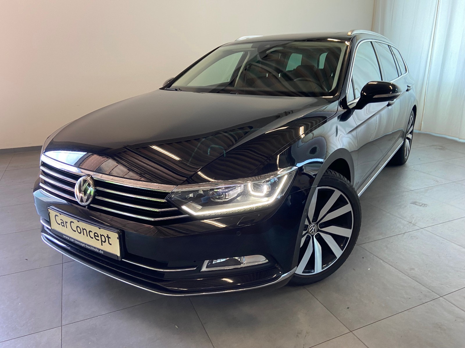 Volkswagen Passat Variant TDI HIGHLINE R-LINE PANO StHZ ACC