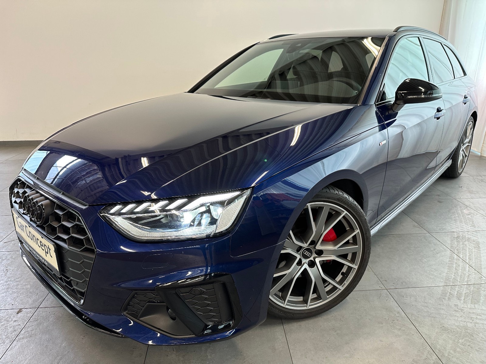 Audi A4 Avant 40 TDI quattro S line COMPETITION AHK