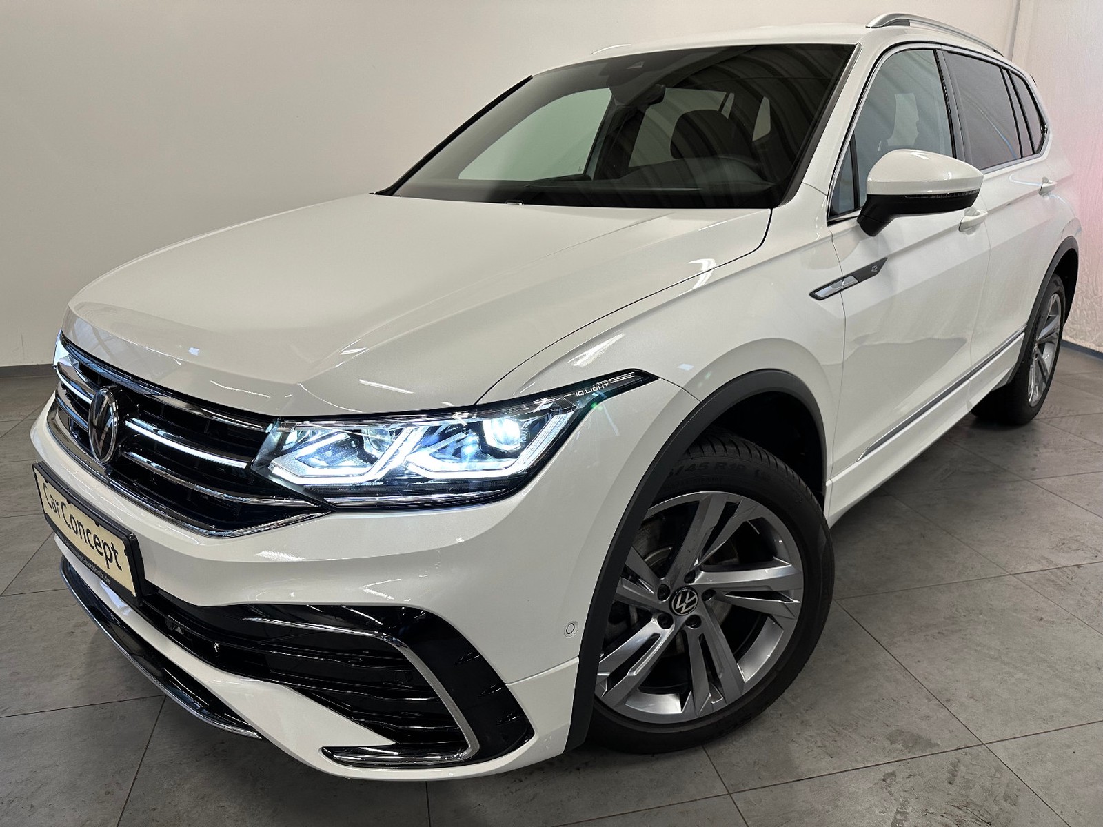 Volkswagen Tiguan Allspace R-Line 4M 7 SITZE AHK StHz MATRIX
