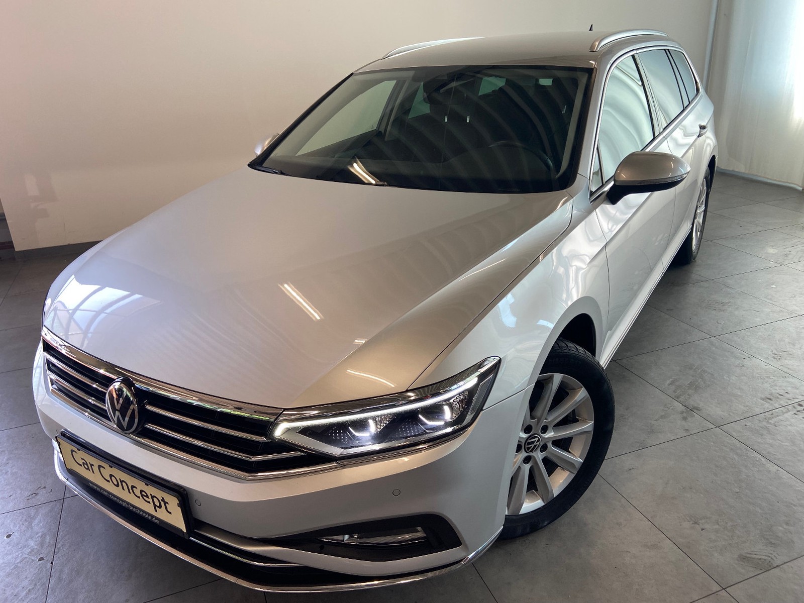 Volkswagen Passat Variant Elegance TDI DSG AHK NAVI MATRIX
