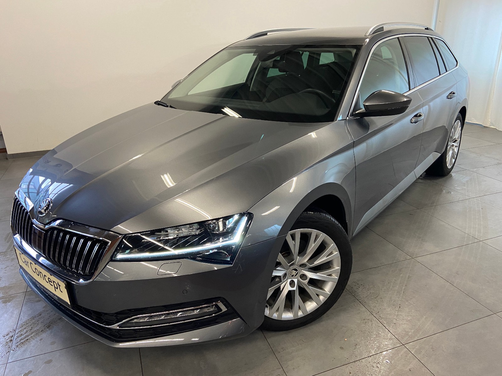 Skoda Superb Combi Style 4x4 TDI AHK StHz CANTON MATRIX