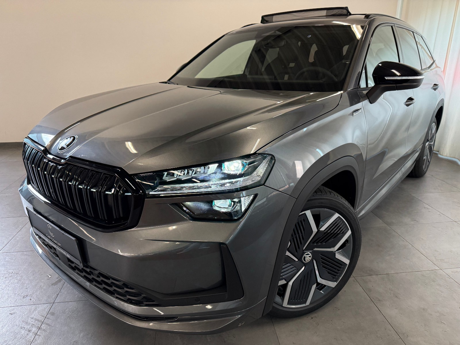 Skoda Kodiaq 1.5 TSI mHEV Sportline PANO 7 SITZE 360°