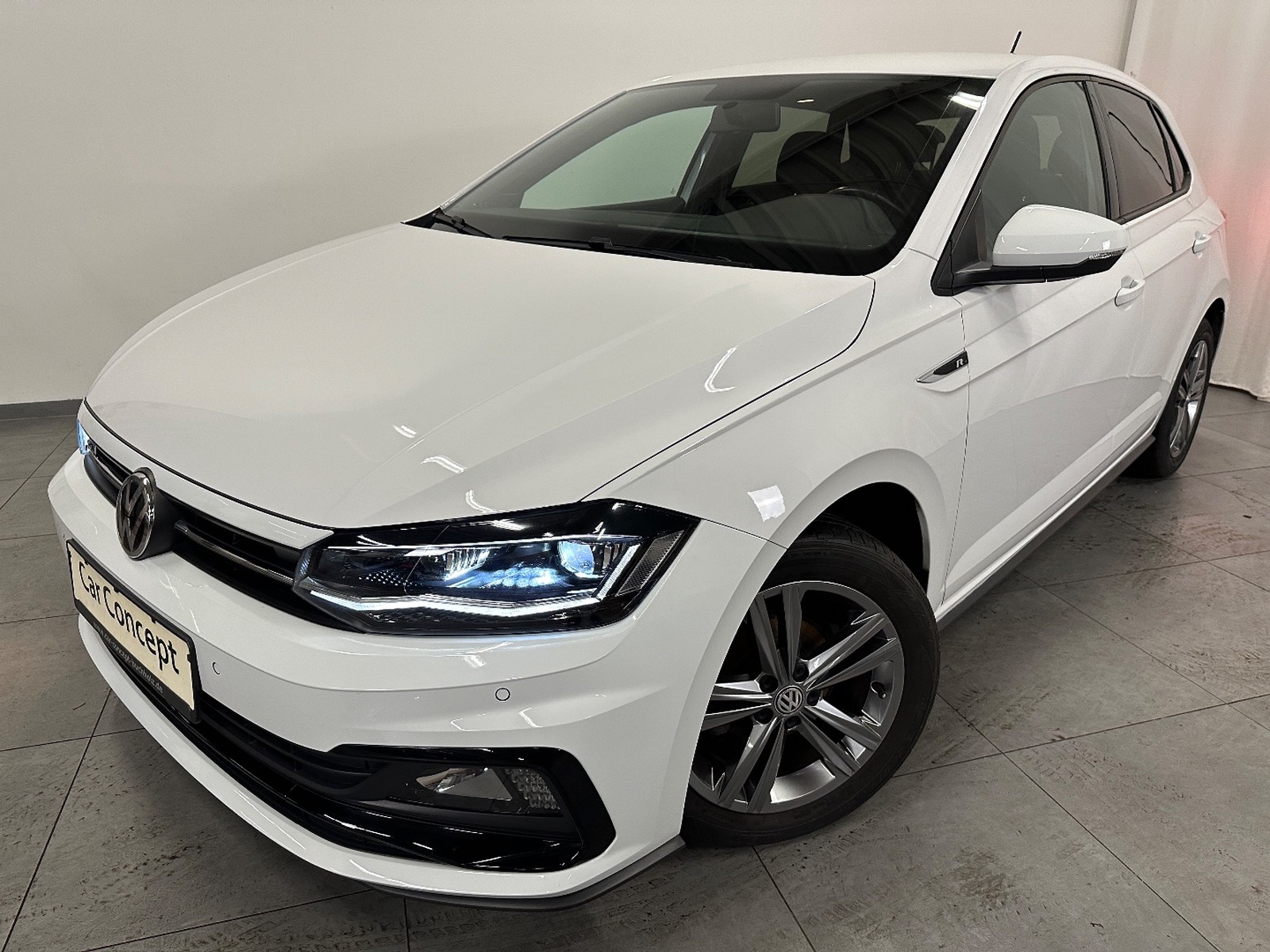 Volkswagen Polo VI 2x R-LINE LED APPLE 1.HAND VW GARANTIE