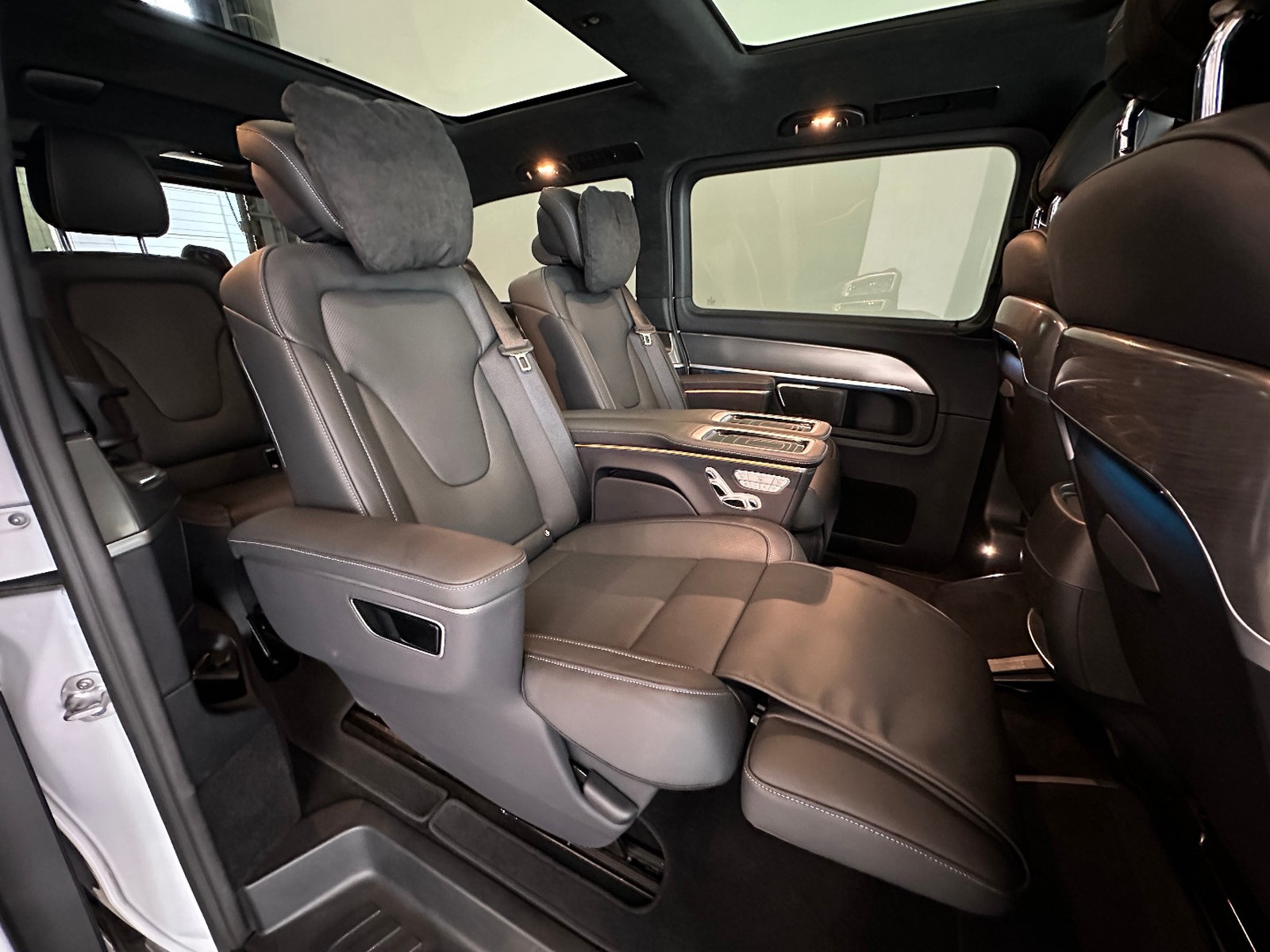 Mercedes-Benz V 300 PANO LUXUS SEATS AIRMATIC