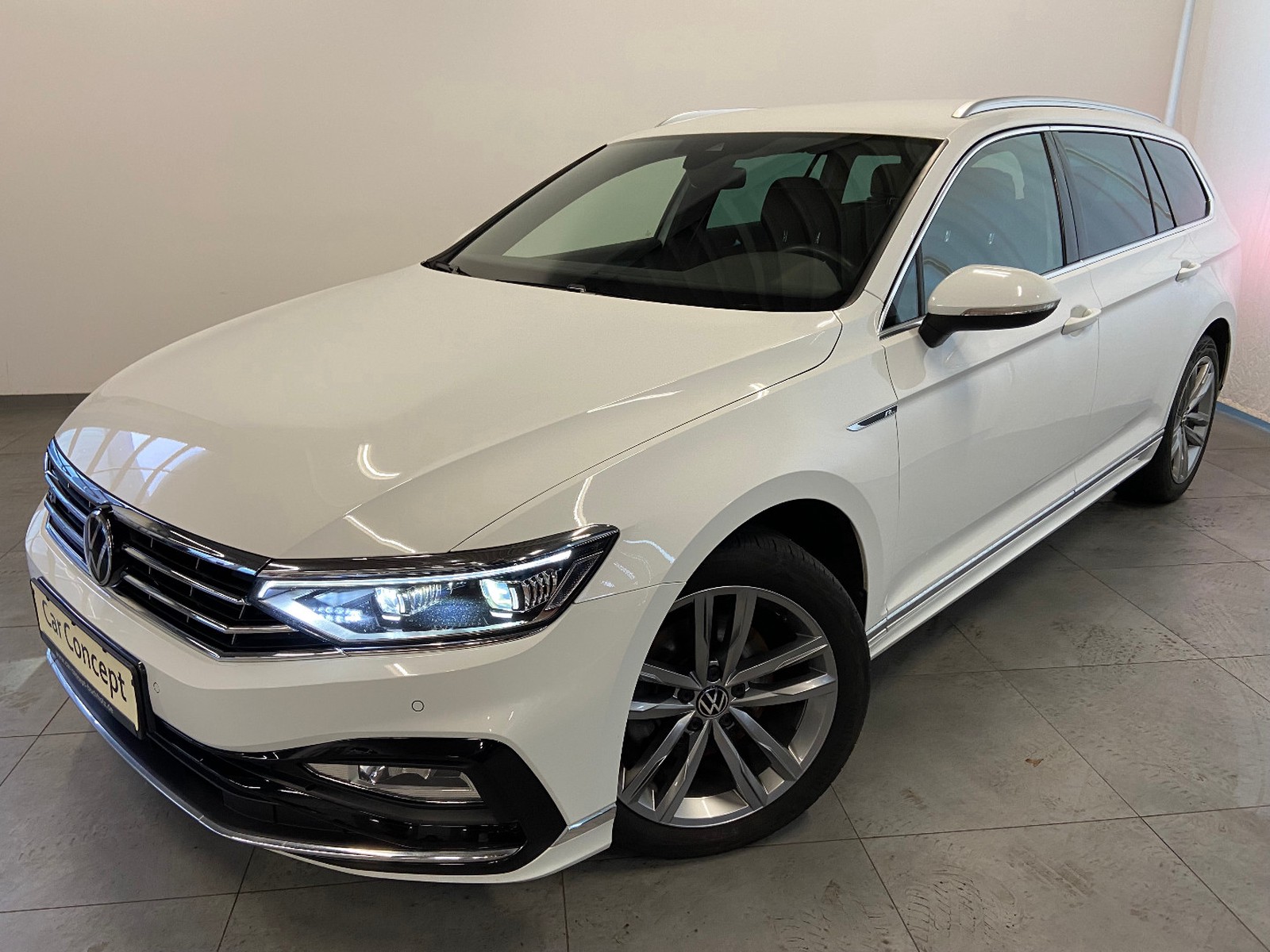 Volkswagen Passat Variant TDI 4M R-LINE AHK StHz MATRIX KESSY