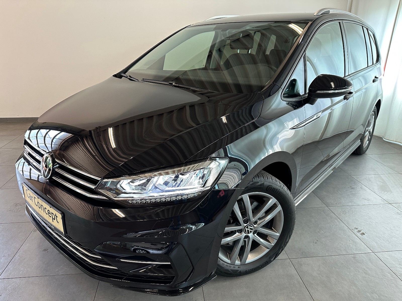Volkswagen Touran 1.5 TSI DSG R-LINE 7 SITZE AHK StHz KAMERA