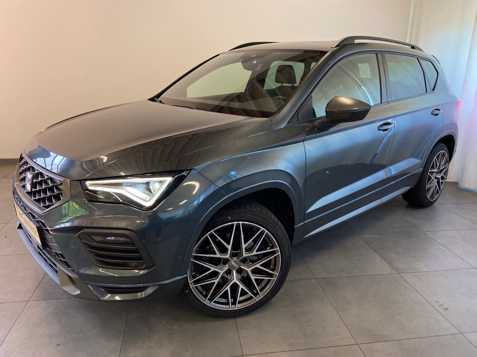 Seat Ateca FR 2.0 TSI 4Drive PANO AHK 19"ALU T-LEDER