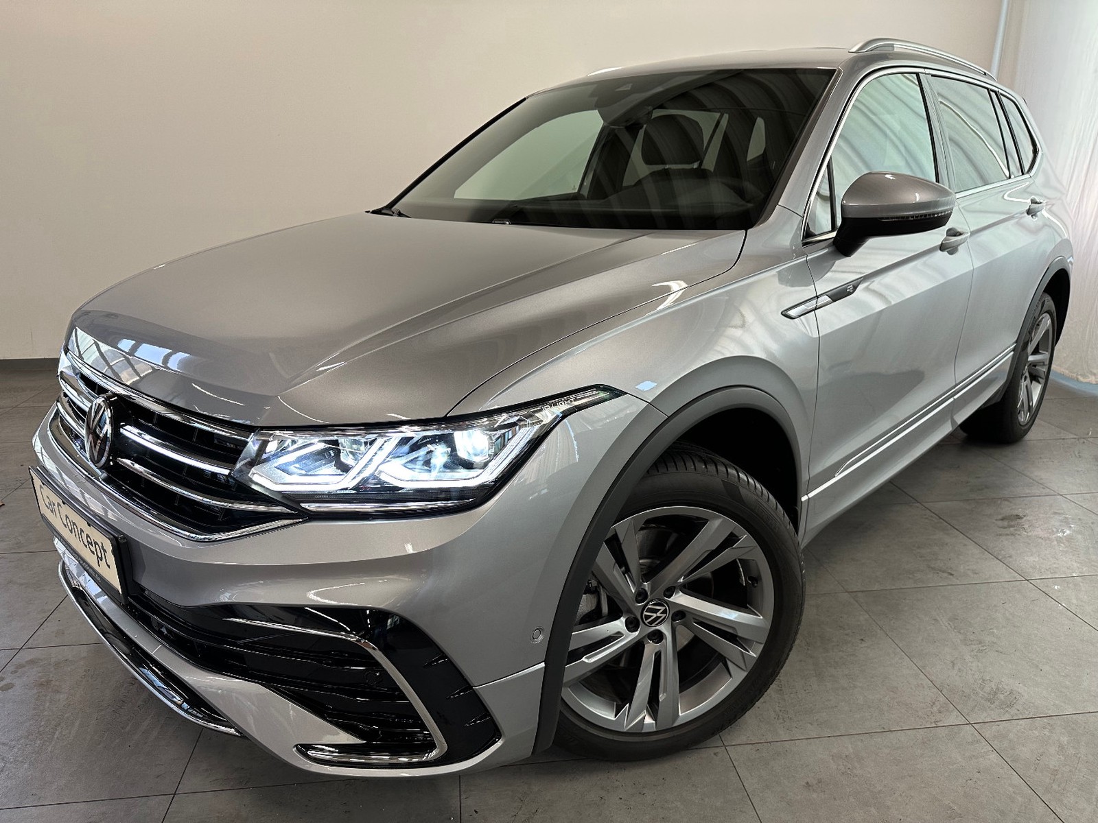 Volkswagen Tiguan Allspace TDI R-Line 4M 7 SITZE AHK StHz