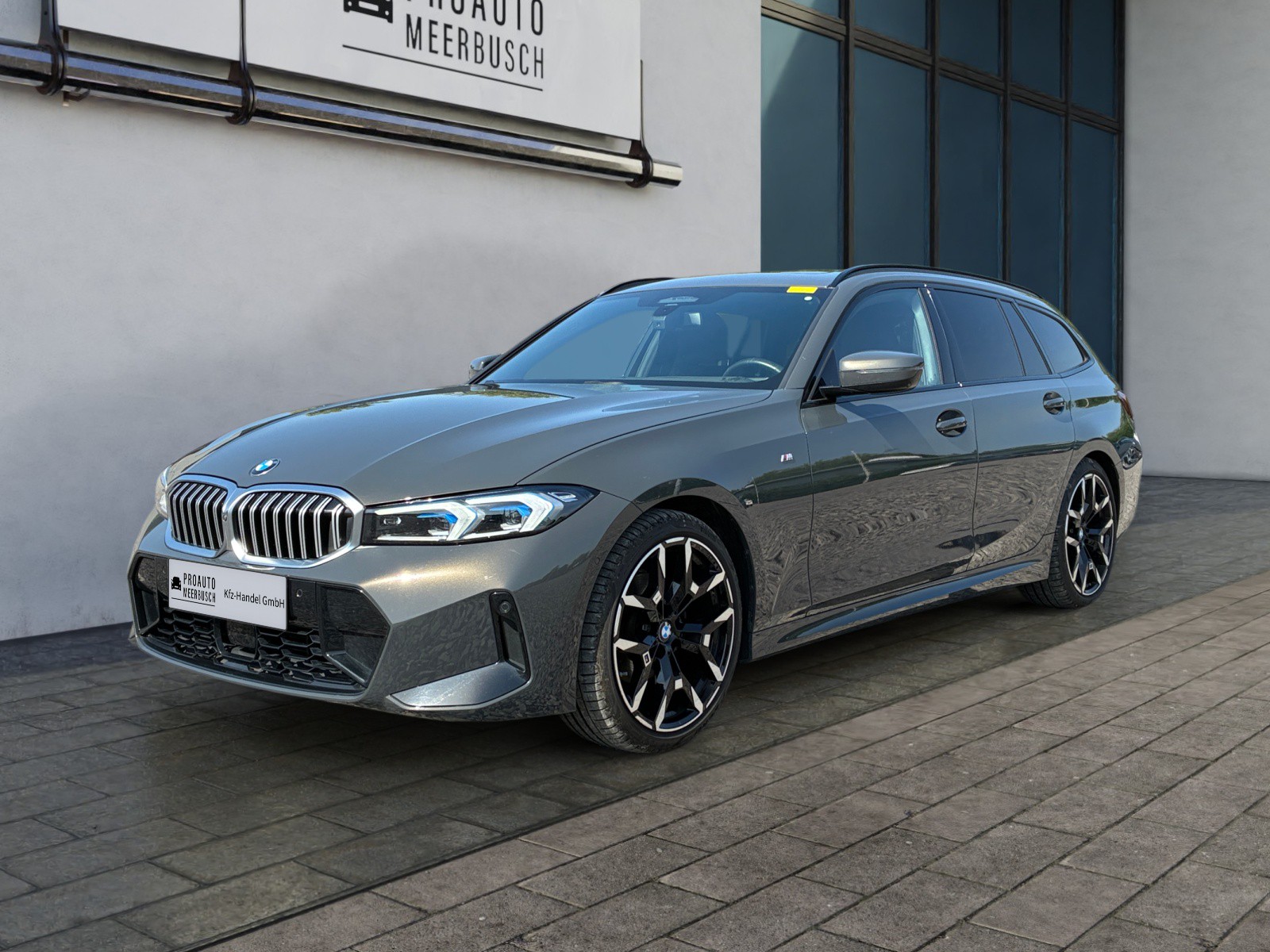 BMW 320d xDrive M Sport STNDHZNG/360°/HEADUP/PANO/H&K