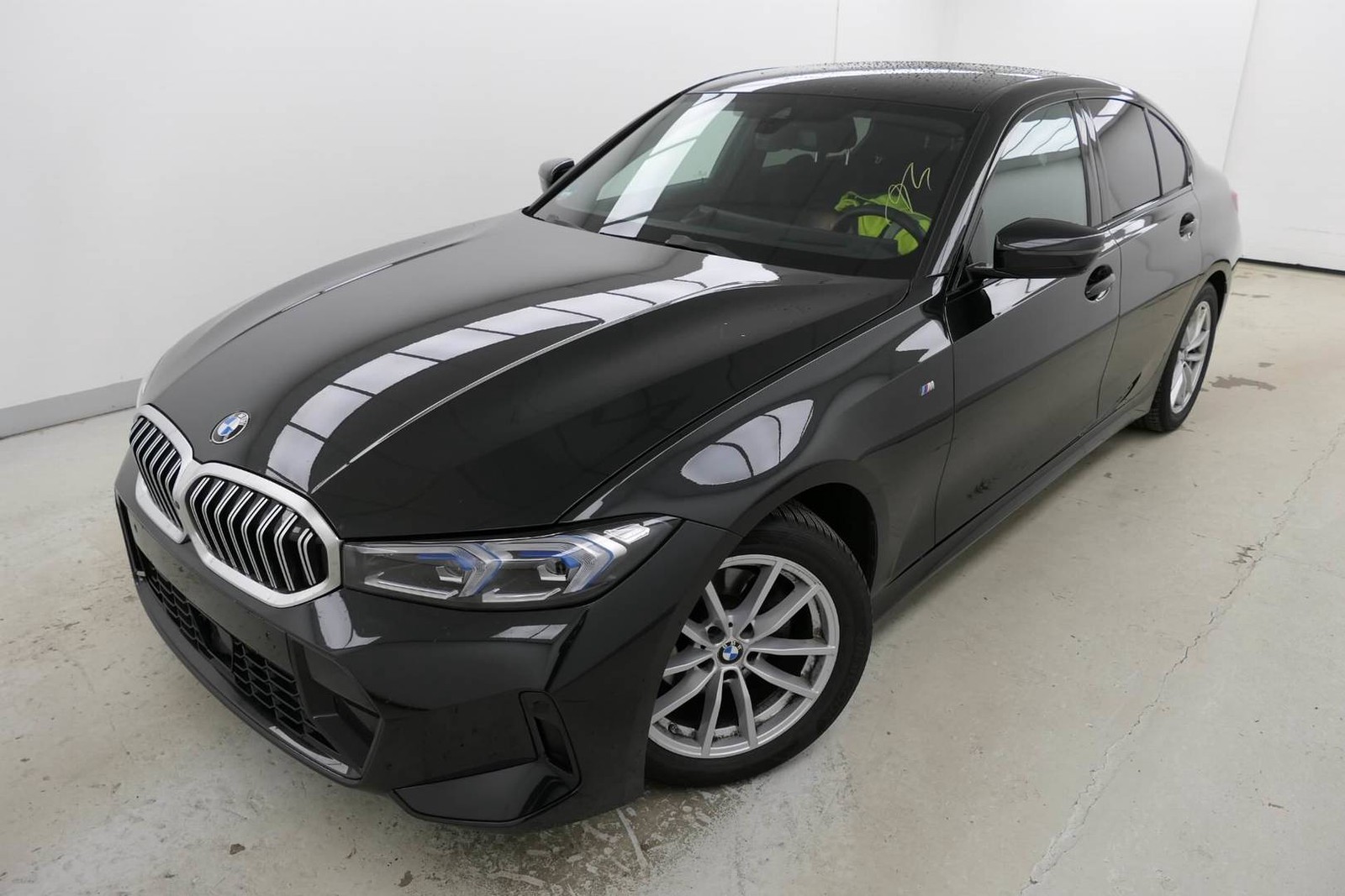 BMW 320i M Sport ACC/ADPTLD/360°/HIFI/KMFRTZGNG/HUD