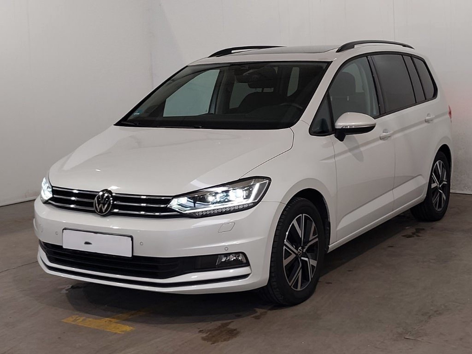 Volkswagen Touran Comfortline ADAPTLED/PANO/MASSAGE/STNDHZNG