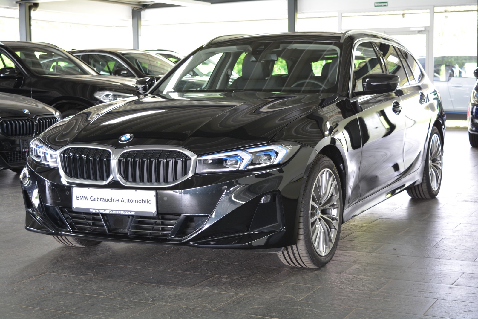 BMW 320d xDrive UVP:77.900,03€/AHK/HEADUP/STANDHZG