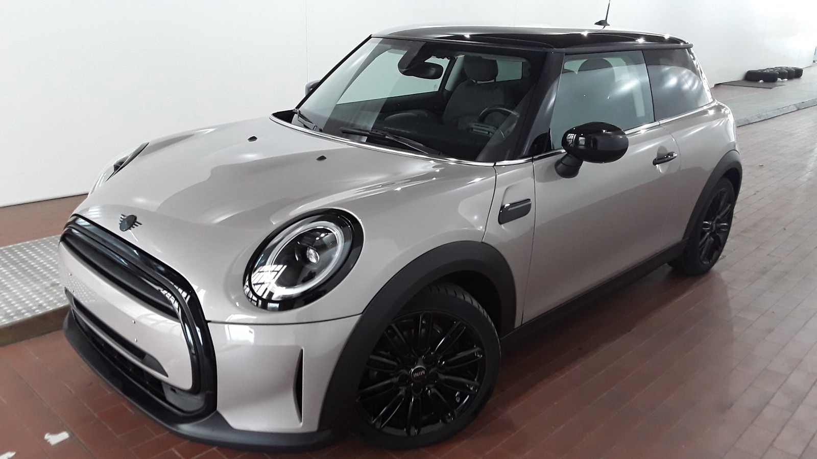 MINI COOPER KOMFORTZUG/KAMERA/CARPLAY/NAVI