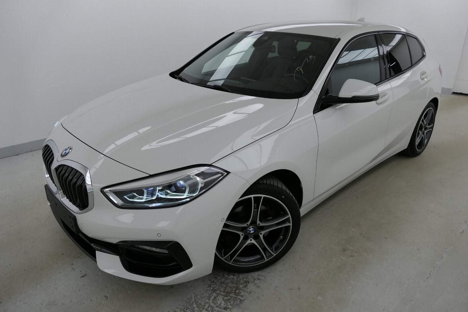 BMW 118d Sport Line KOMFORTZUG/DRIVINGASSIST/HIFI