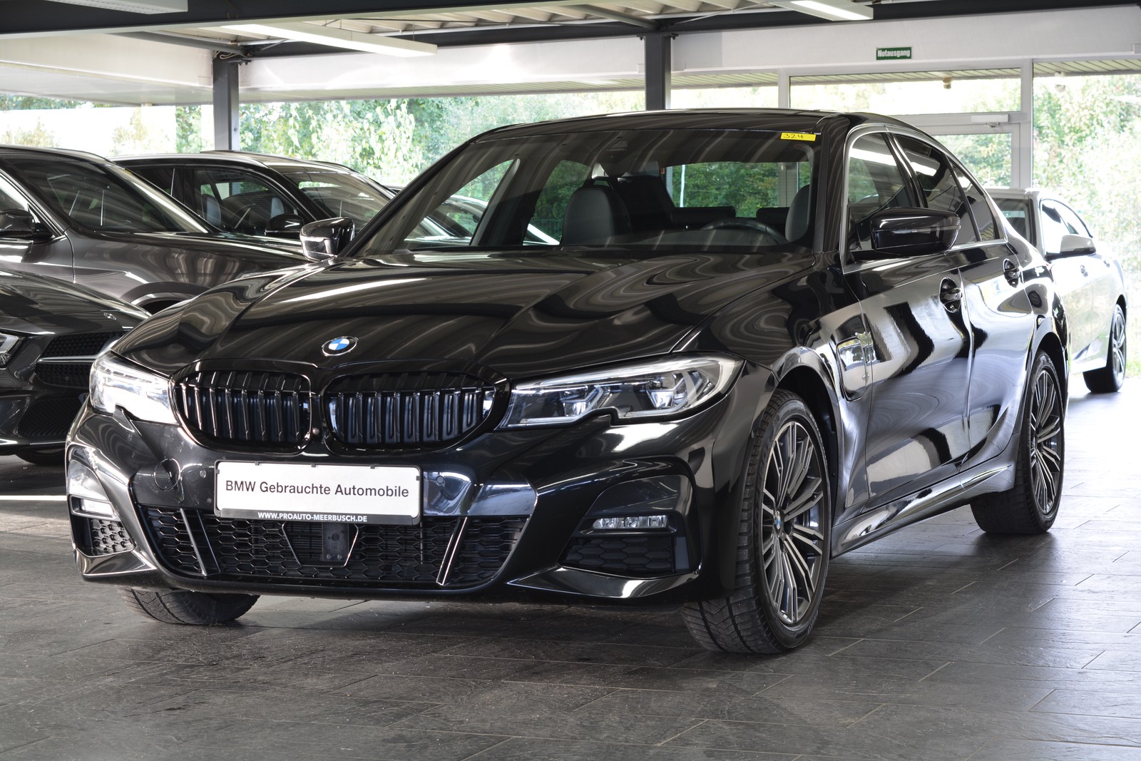 BMW 330e Lim. M Sport LASER/GLASDACH/KAMERA/HEADUP