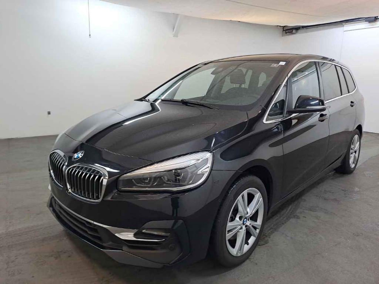BMW 218i Luxury Line 7SITZER/AHK/LEDER/KOMFORTZUGANG