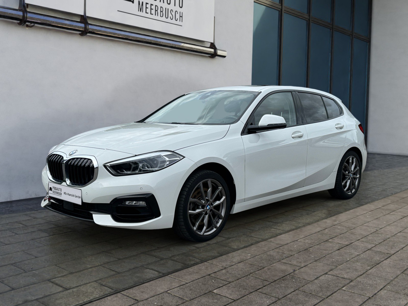 BMW 120i Sport Line HEADUP/PANO/HIFI/AHK/APPLE/LEDER