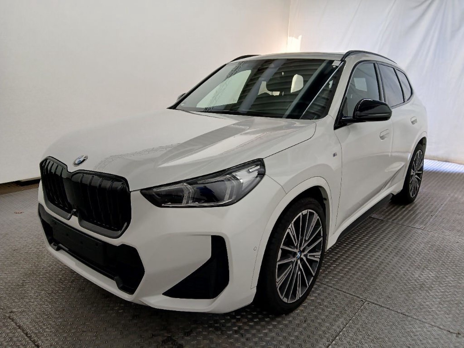 BMW X1 23d xDrive M Sport AHK/AKTIVSITZ/HUD/PANORAMA