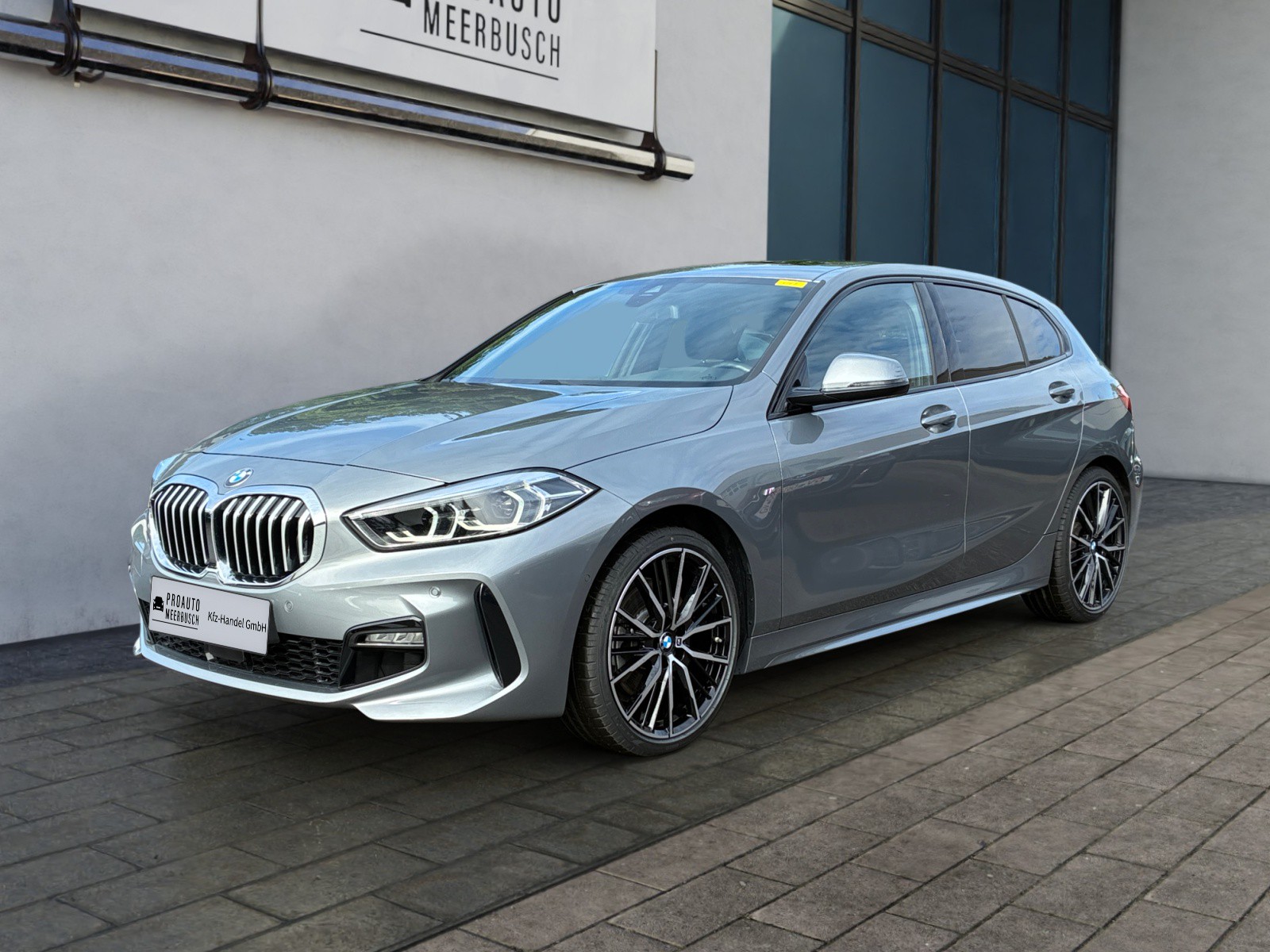 BMW 120i M Sport HIFI/COMFORT/PARKASSIST/RFK/PANO