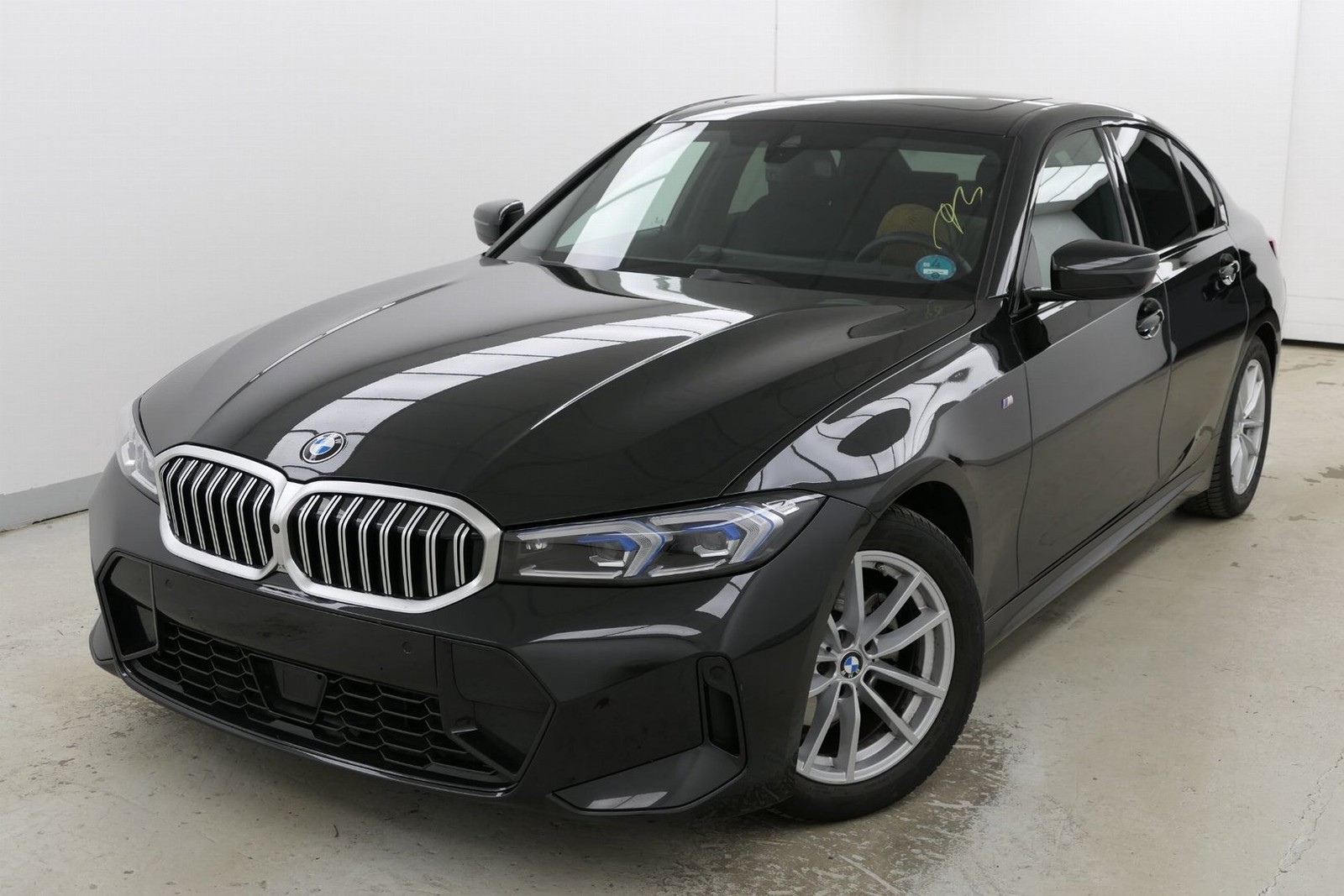 BMW 320d M Sport ACC/HIFI/360°/ADAPTLED/GLASDACH